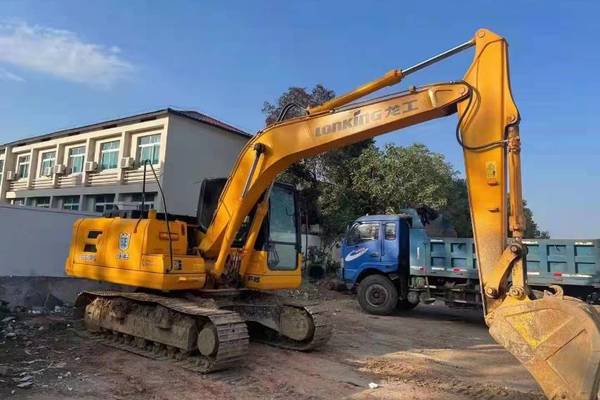徐州市出售转让二手不详小时2020年龙工LG6150挖掘机