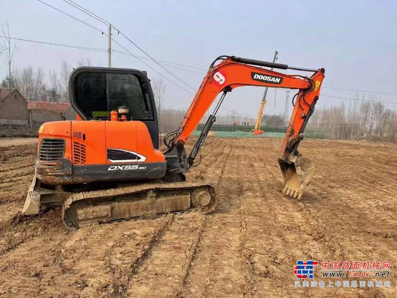 徐州市出售转让二手不详小时2018年斗山DX55挖掘机
