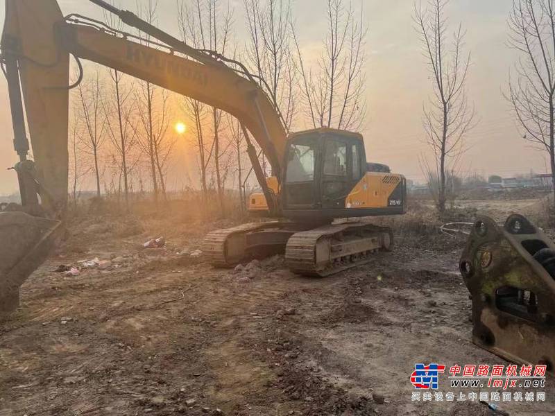 徐州市出售转让二手不详小时2019年现代R215挖掘机