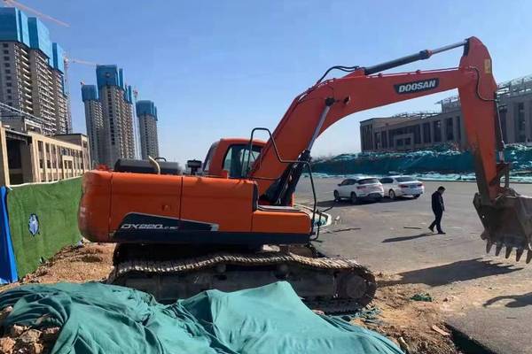 徐州市出售转让二手不详小时2017年斗山DH220挖掘机