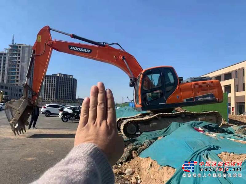 徐州市出售转让二手不详小时2017年斗山DH220挖掘机