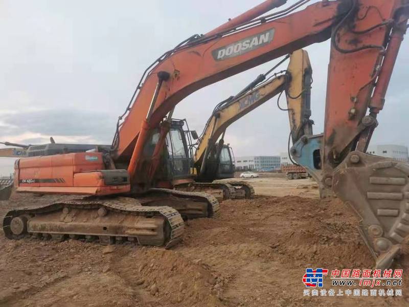 徐州市出售转让二手不详小时2012年斗山DX380挖掘机