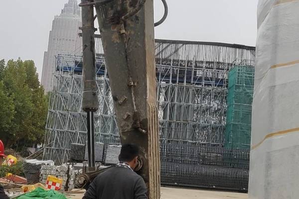 徐州市出售转让二手不详小时2014年沃尔沃EC210挖掘机