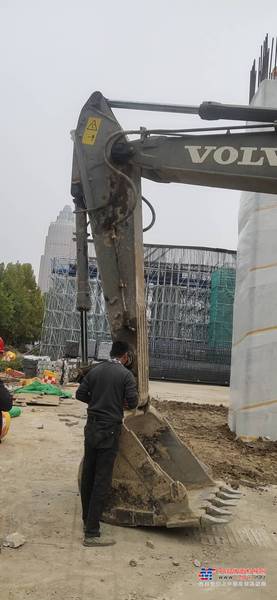 徐州市出售转让二手不详小时2014年沃尔沃EC210挖掘机