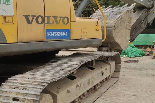 徐州市出售转让二手不详小时2014年沃尔沃EC210挖掘机