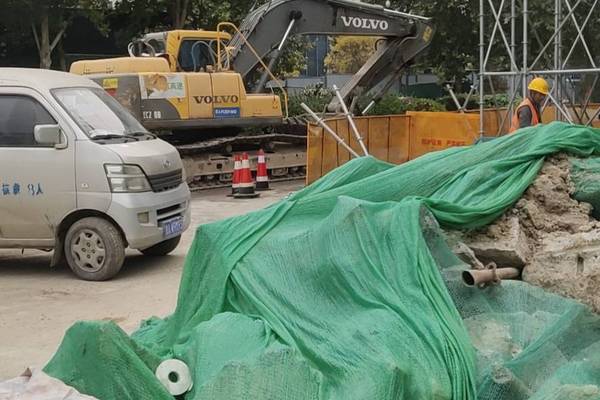 徐州市出售转让二手不详小时2014年沃尔沃EC210挖掘机
