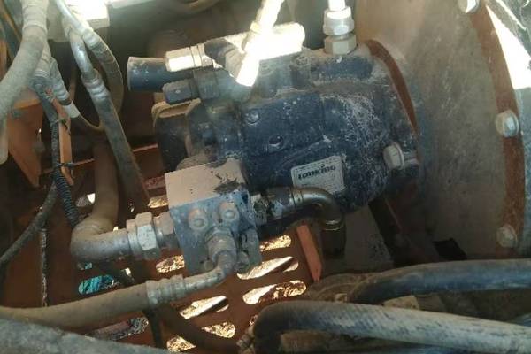 徐州市出售转让二手不详小时2018年龙工LG6060挖掘机
