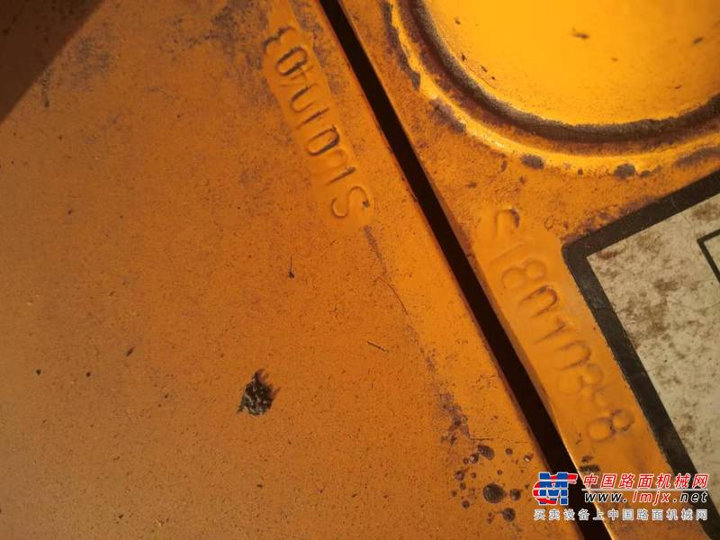 徐州市出售转让二手不详小时2018年龙工LG6060挖掘机