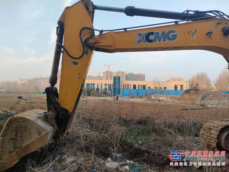 徐州市出售转让二手不详小时2013年徐工XE370CA挖掘机