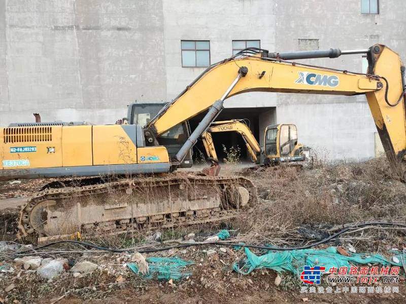 徐州市出售转让二手不详小时2013年徐工XE370CA挖掘机