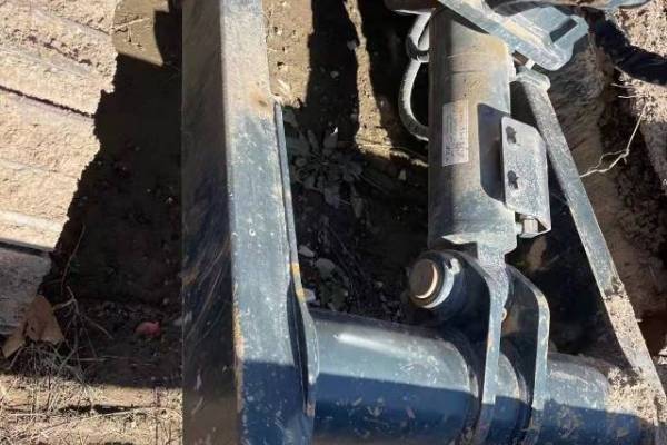 济南市出售转让二手不详小时2019年现代R60挖掘机