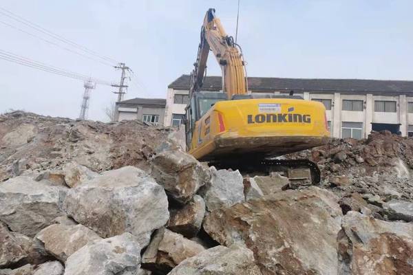 徐州市出售转让二手不详小时2019年龙工LG6225挖掘机