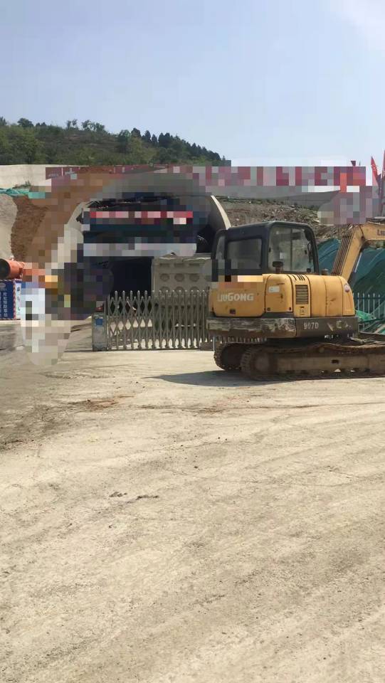 徐州市出售转让二手不详小时2014年柳工CLG907挖掘机