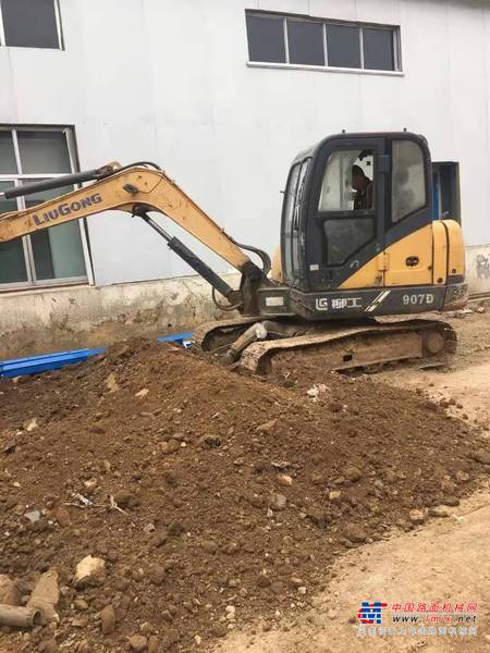 徐州市出售转让二手不详小时2014年柳工CLG907挖掘机