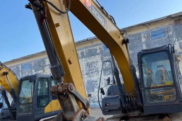 德州市出售转让二手不详小时2021年徐工XE135挖掘机