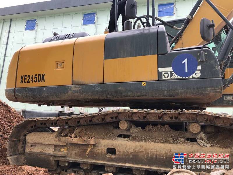 徐州市出售转让二手不详小时2019年徐工XE215D挖掘机