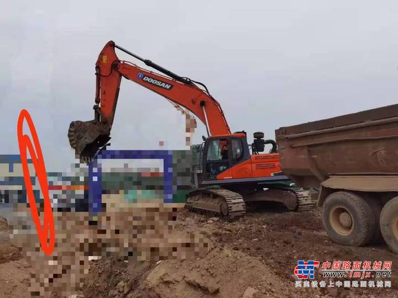 徐州市出售转让二手不详小时2018年斗山DX380挖掘机