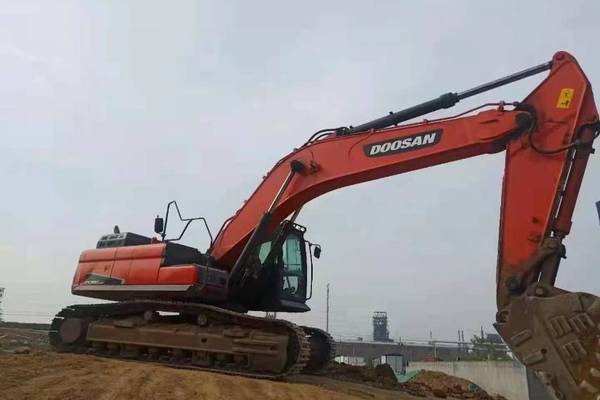 徐州市出售转让二手不详小时2018年斗山DX380挖掘机