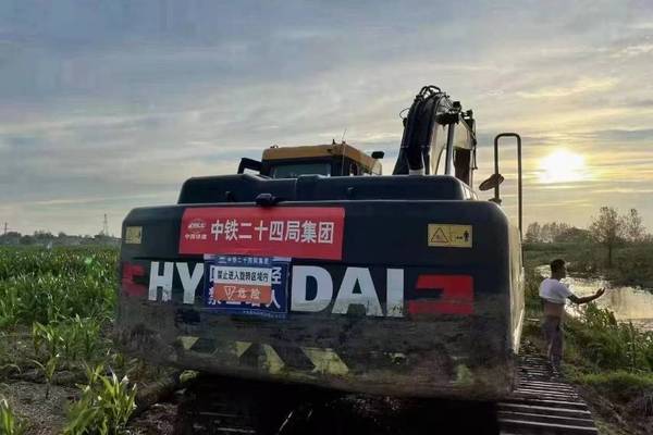 徐州市出售转让二手不详小时2020年现代R215挖掘机