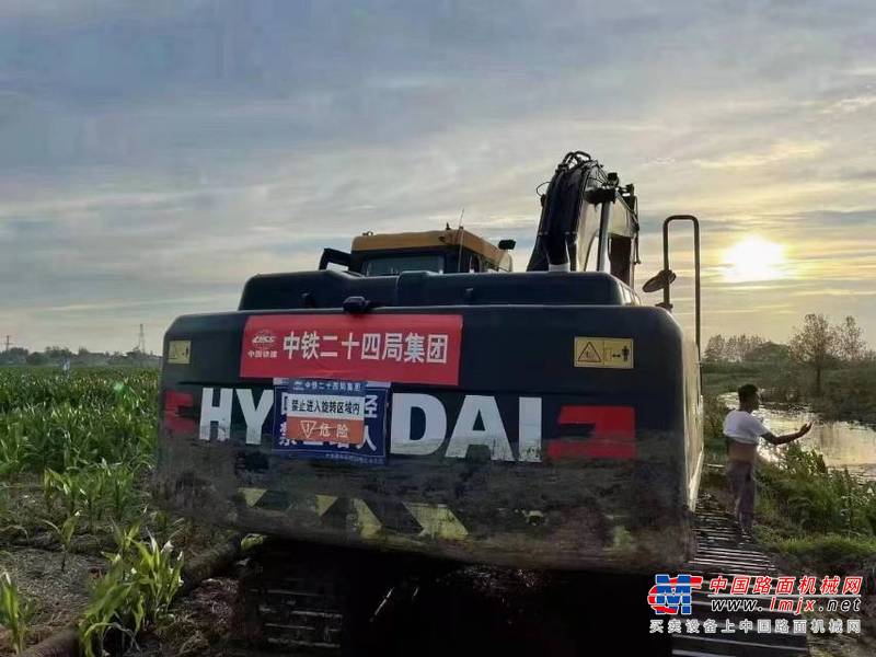 徐州市出售转让二手不详小时2020年现代R215挖掘机