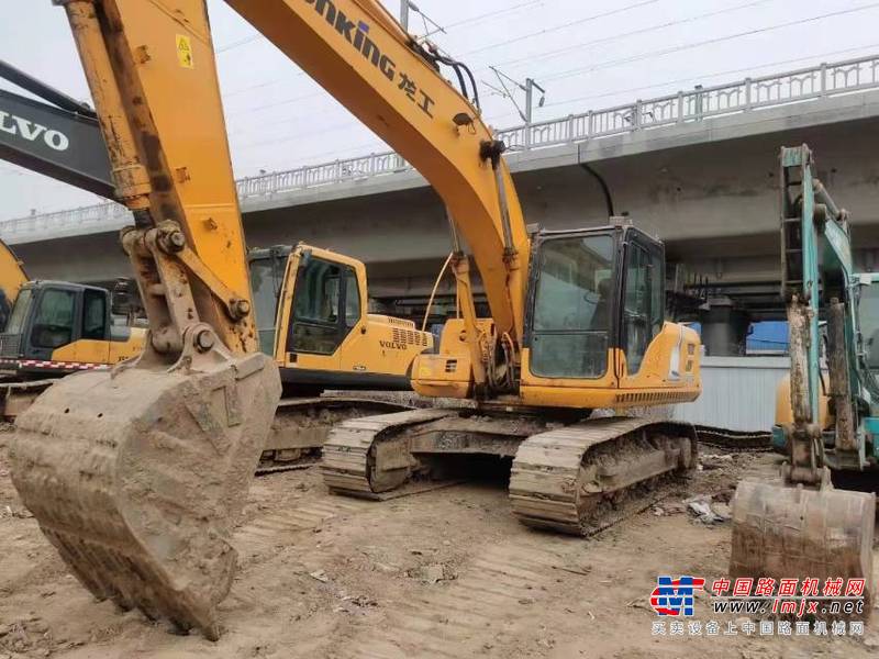 徐州市出售转让二手不详小时2017年龙工LG6225挖掘机