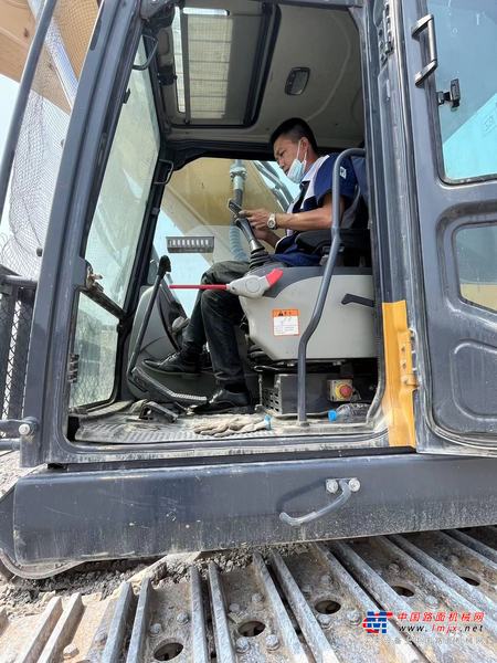 烟台市出售转让二手不详小时2020年徐工XE550DK挖掘机