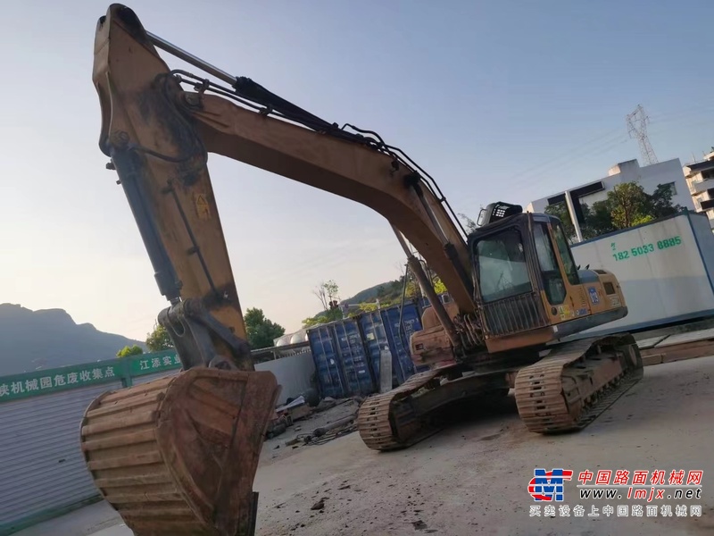 福州市出售转让二手不详小时2019年徐工XE270DK挖掘机
