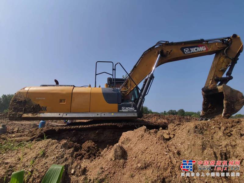 徐州市出售转让二手不详小时2019年徐工XE370DK挖掘机