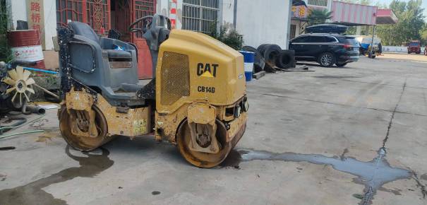 徐州市出售转让二手不详小时2013年卡特彼勒CB-14双钢轮压路机