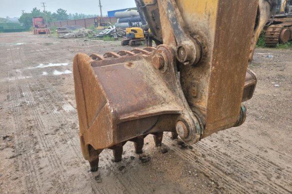潍坊市出售转让二手不详小时2019年徐工XE200DA挖掘机