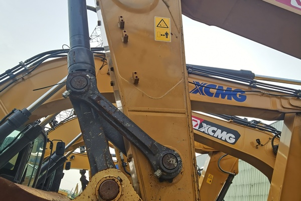 徐州市出售转让二手不详小时2019年徐工XE370D挖掘机