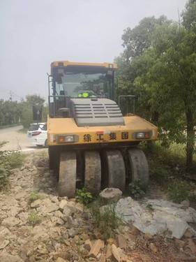 徐州市出售转让二手不详小时2015年徐工XP303轮胎压路机