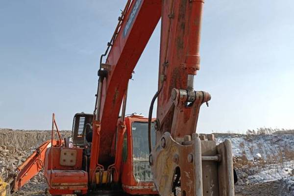 长春市出售转让二手不详小时2008年斗山DH225-7挖掘机