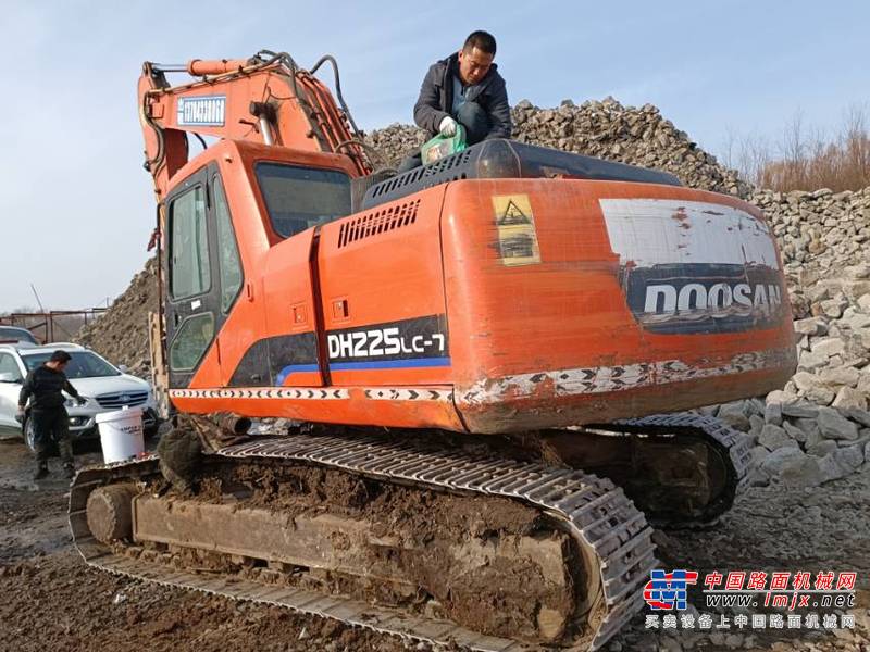 长春市出售转让二手不详小时2008年斗山DH225-7挖掘机