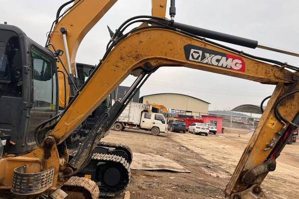 百色市出售转让二手不详小时2020年徐工XE60DA挖掘机