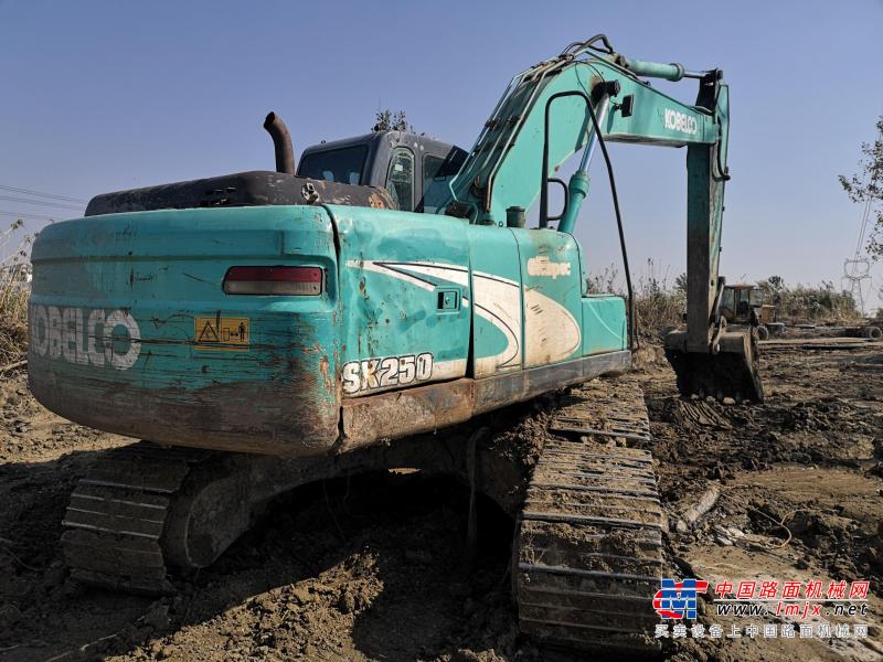 上海出售转让二手不详小时2001年神钢SK210挖掘机