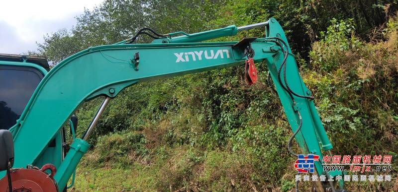 文山出售转让二手不详小时2016年新源XY75W-8轮式挖掘机