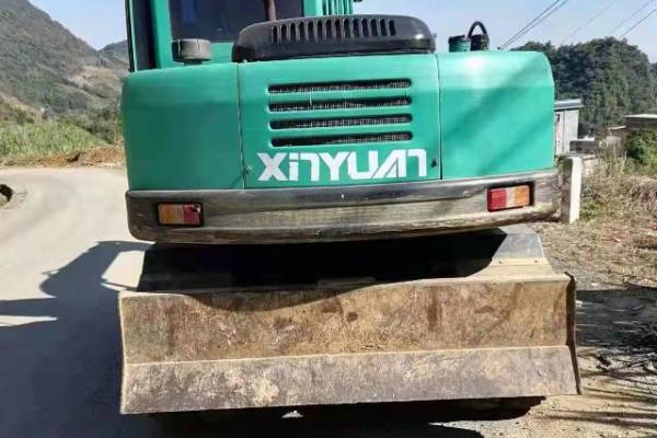文山出售转让二手不详小时2016年新源XY75W-8轮式挖掘机