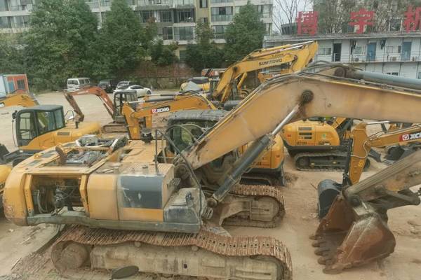湘潭市出售转让二手不详小时2017年徐工XE370D挖掘机