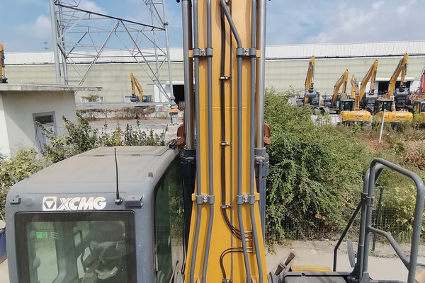 徐州市出售转让二手不详小时--年徐工XE270DK挖掘机