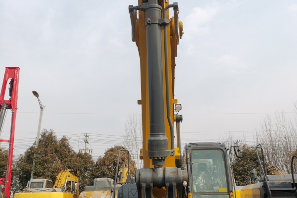 徐州市出售转让二手不详小时2020年徐工XE230LC挖掘机
