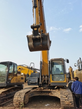 徐州市出售转让二手不详小时2022年徐工XE265C挖掘机