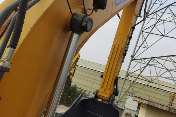徐州市出售转让二手不详小时2019年徐工XE215C挖掘机