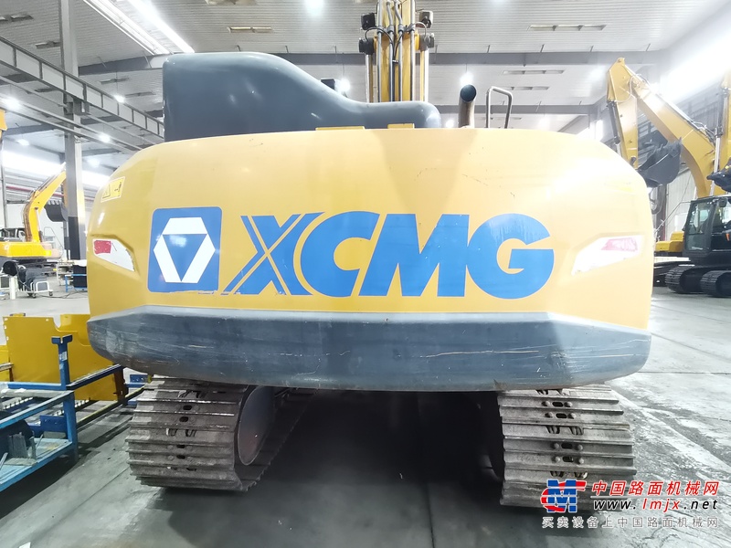 徐州市出售转让二手不详小时2017年徐工XE150D挖掘机