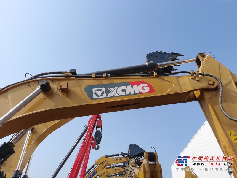 徐州市出售转让二手不详小时2018年徐工XE490D挖掘机