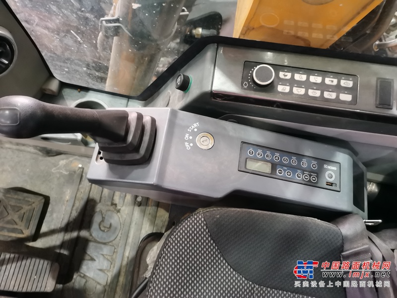 徐州市出售转让二手不详小时2017年徐工XE150D挖掘机