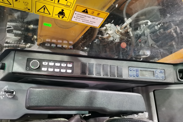 徐州市出售转让二手不详小时2017年徐工XE150D挖掘机
