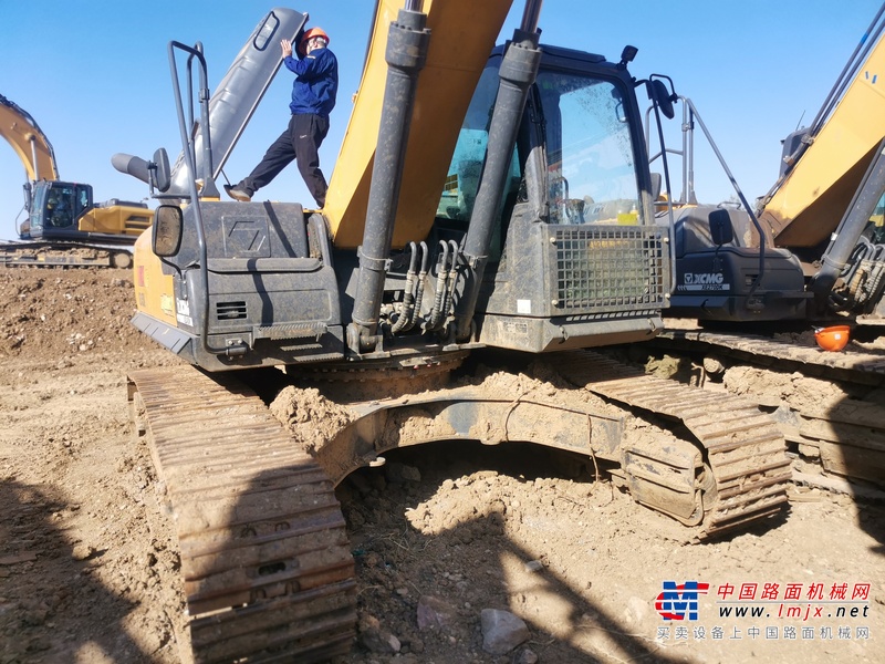 徐州市出售转让二手不详小时2020年徐工XE245DK挖掘机