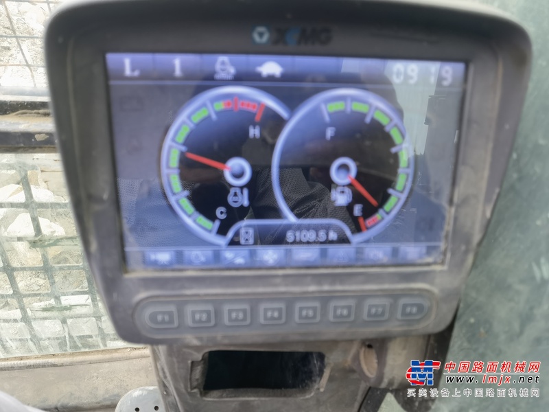 成都市出售转让二手不详小时2019年徐工XE490DK挖掘机