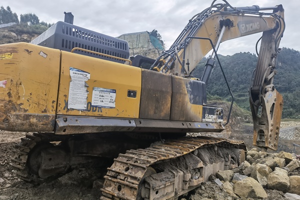 成都市出售转让二手不详小时2019年徐工XE490DK挖掘机